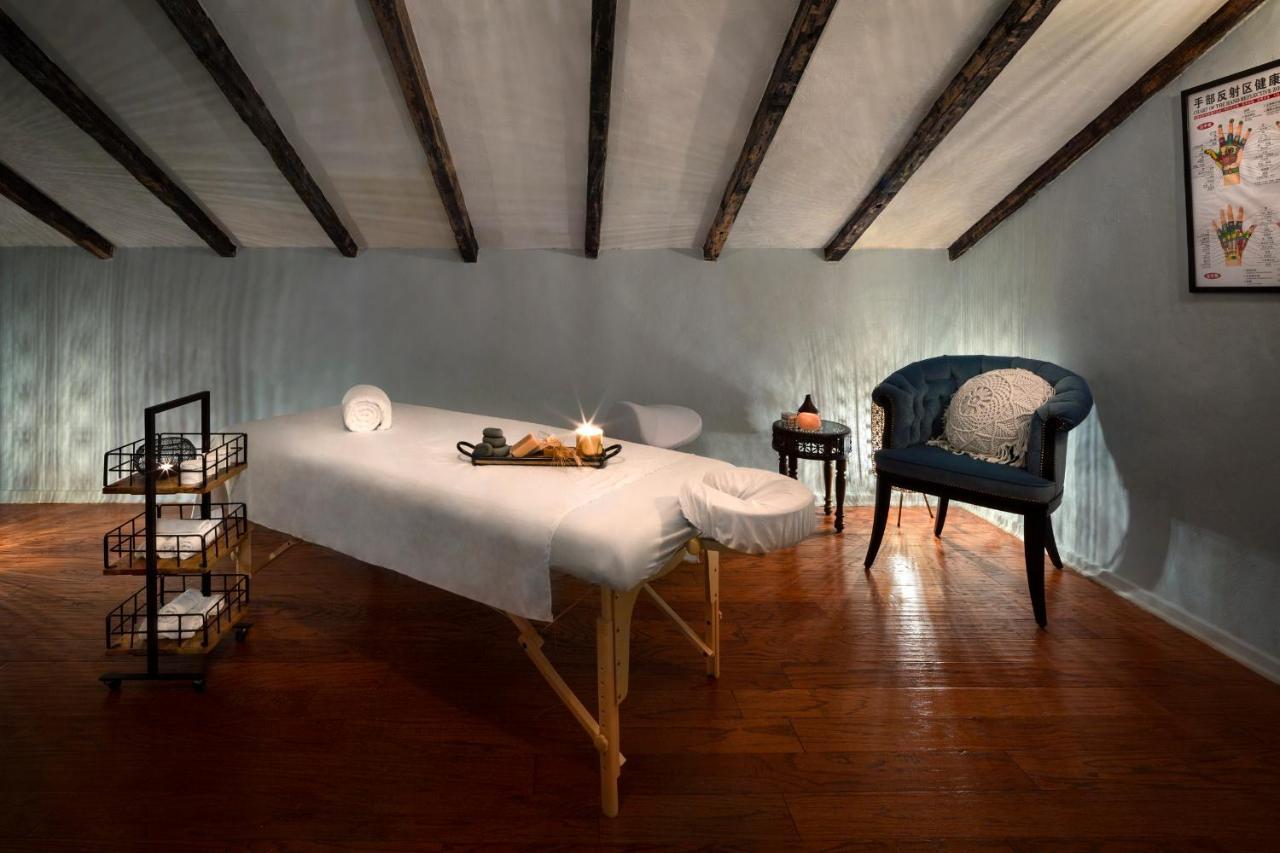 The American Colony Hotel - Small Luxury Hotels Of The World Jerusalem Exterior photo A massage table